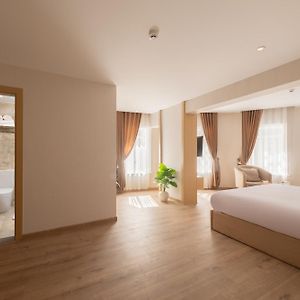 Deluxe Junior Suite